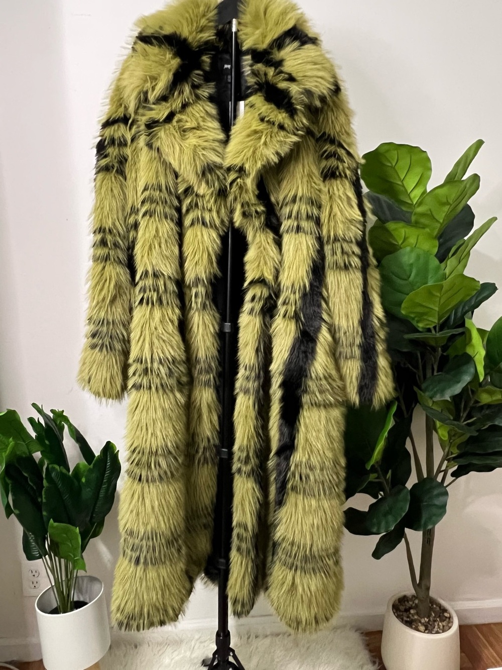 Nasty Gal Green Plaid Faux Fur Coat - Picture 6 of 8